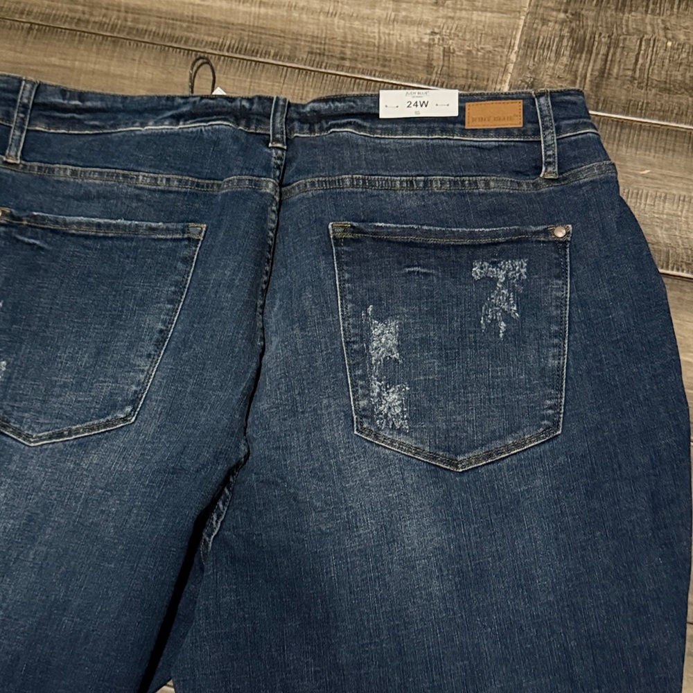 New Judy Blue Relaxed Fit 24W - Picture 5 of 9